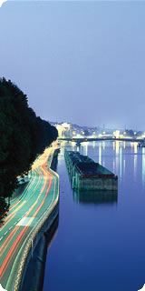 Visuel photographique &mdash; illustrant &laquo; Paris illumine Paris &raquo;